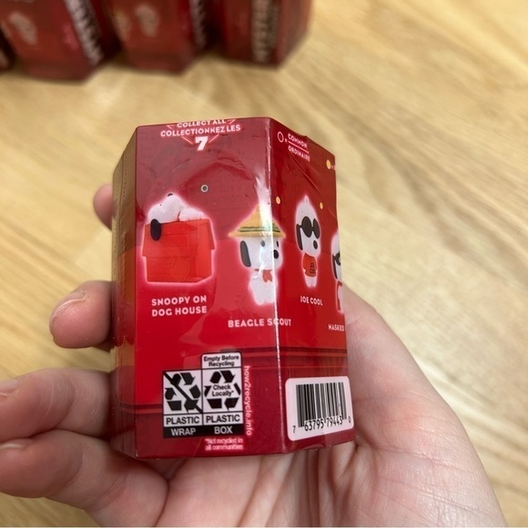 Peanuts 2022 Christmas Ornament Mystery Grab Box NEW Bundle Lot of 5 Snoopy - Picture 3 of 7